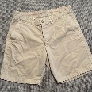 Men’s 34 khaki Duck Head shorts